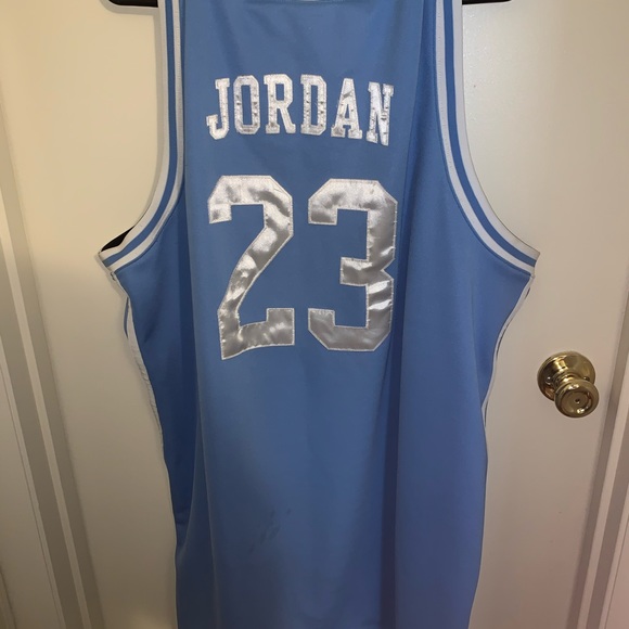 Michael Jordan stitched Jersey - Picture 3 of 3